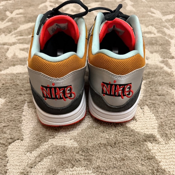 Nike Air Max 1 Grafitti Men's size 11 VERY CLEAN - Picture 2 of 4